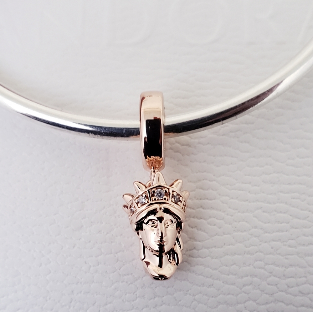 🗽 Authentic Pandora ROSE LIBERTY DANGLE CHARM - Picture 4 of 11
